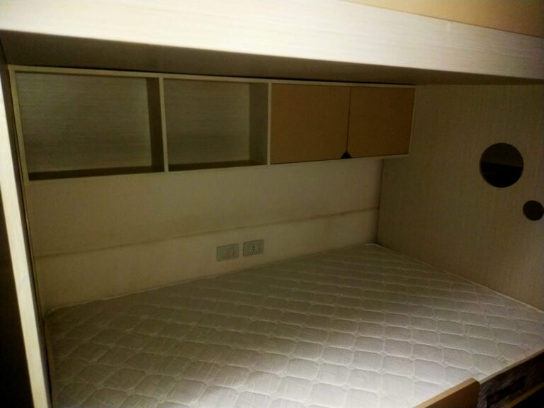 Additional angle of bunk bed room by Topniture.