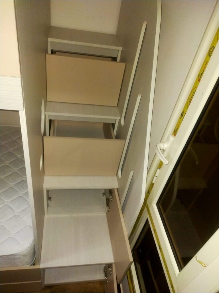 Additional angle of a custom bunk bed room by Topniture.