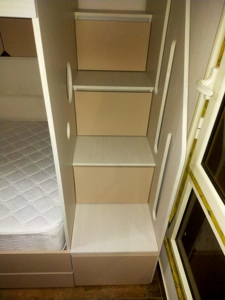 Built-in storage and bunk bed details by Topniture.