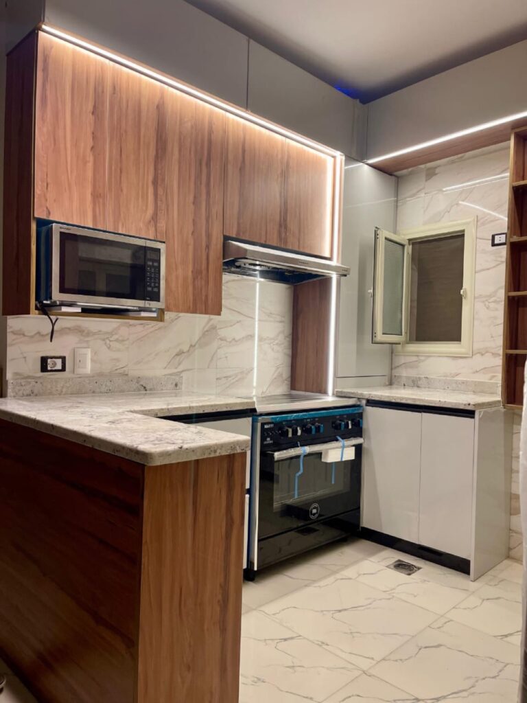 Additional angle of kitchen installation by Topniture.
