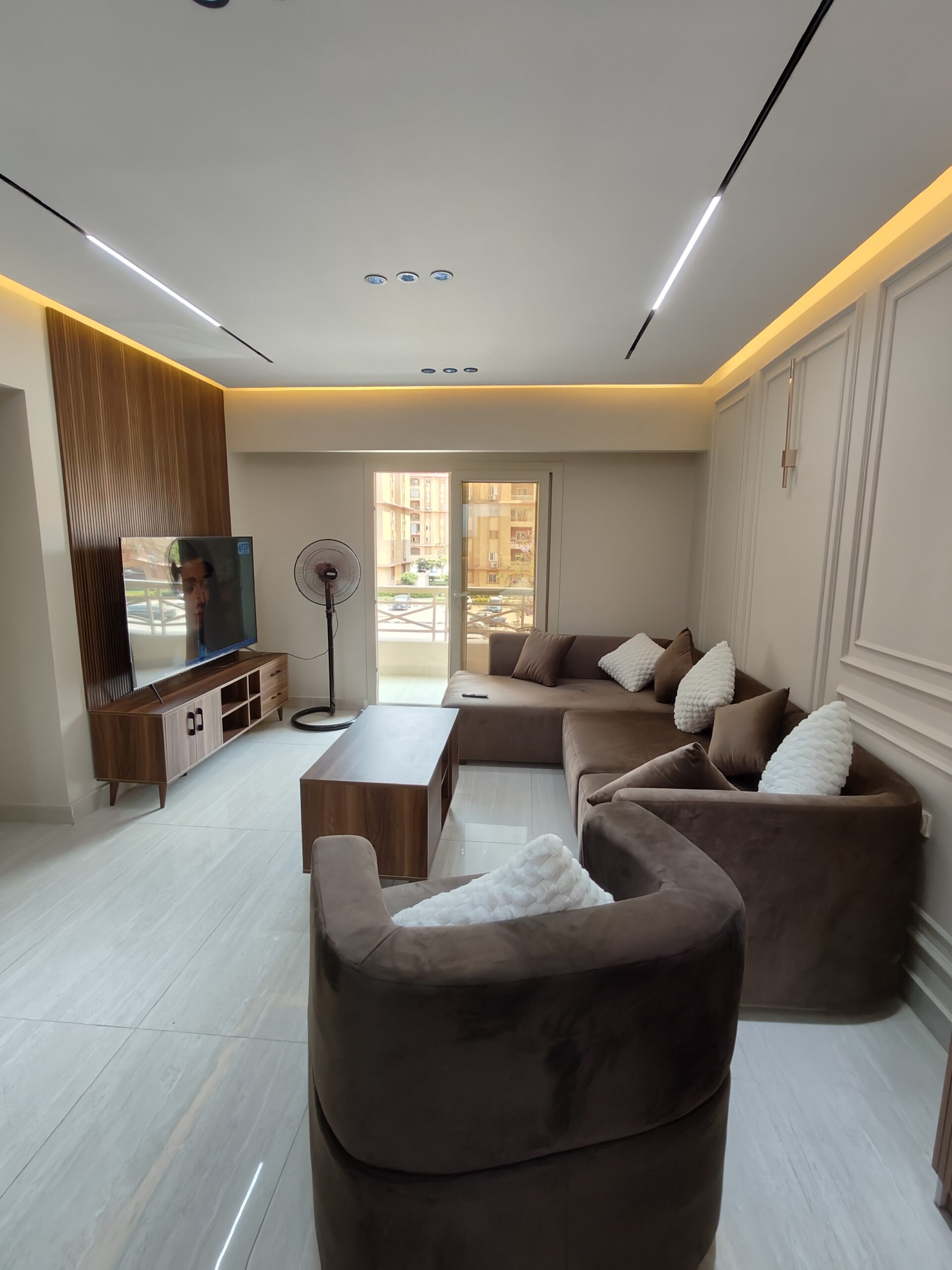 Living room furniture installation by Topniture