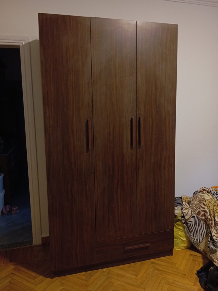 Additional angle of wardrobe project by Topniture.
